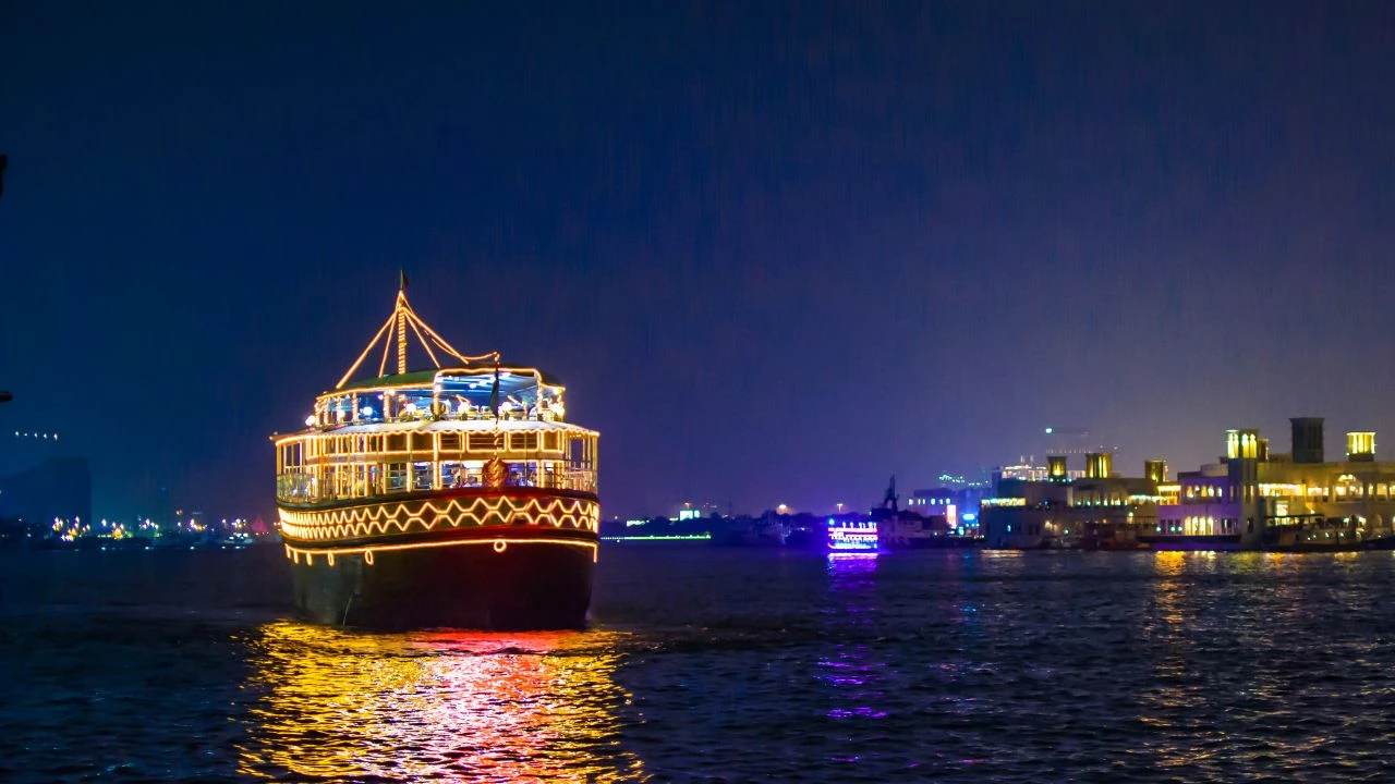 Deluxe Dubai Marina Cruise New Year's Evening